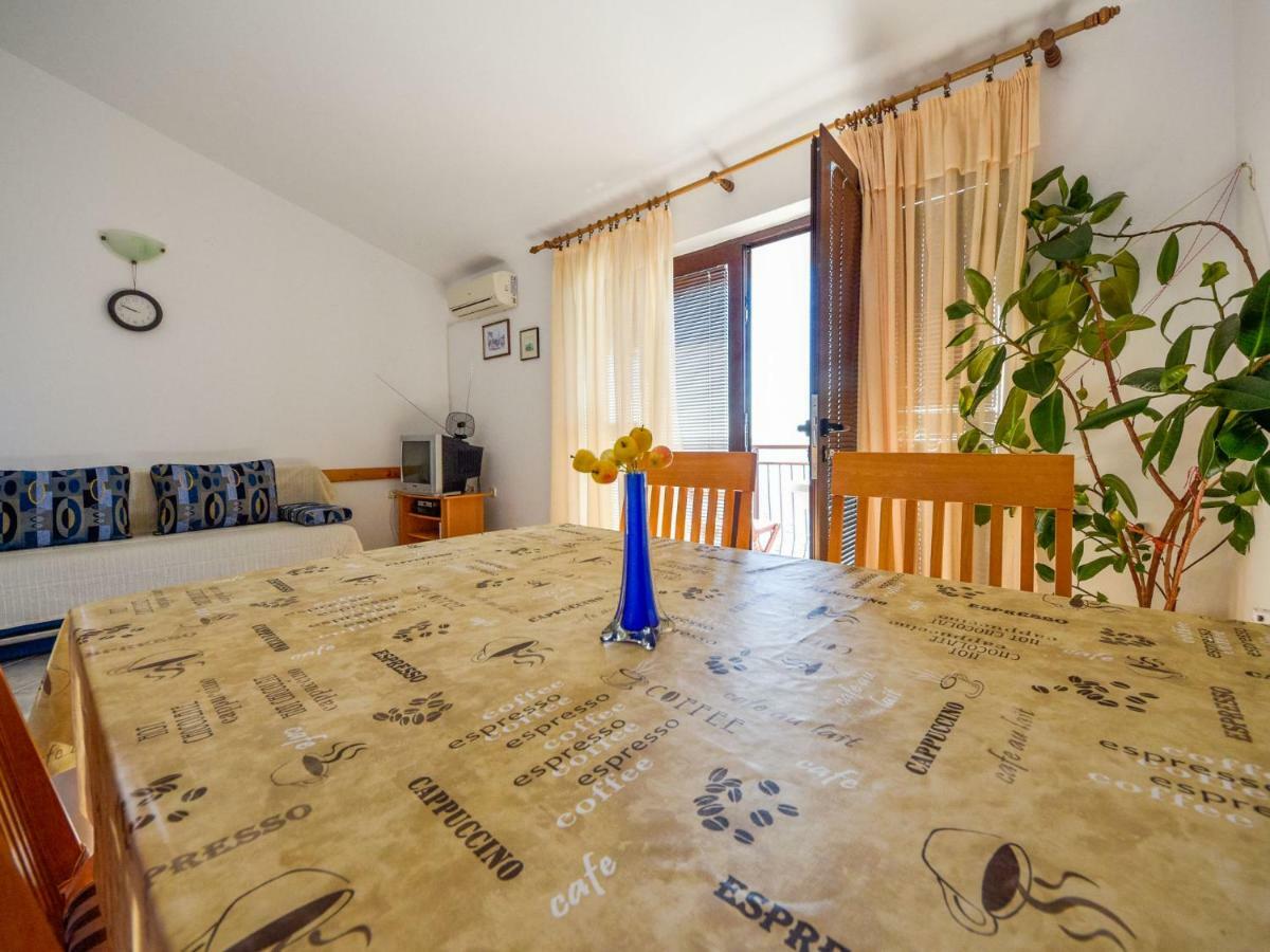Vukic-2 By Interhome Apartmán